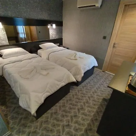 Espinas Hotel 3*